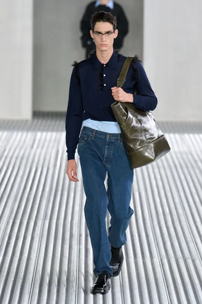 Look 15